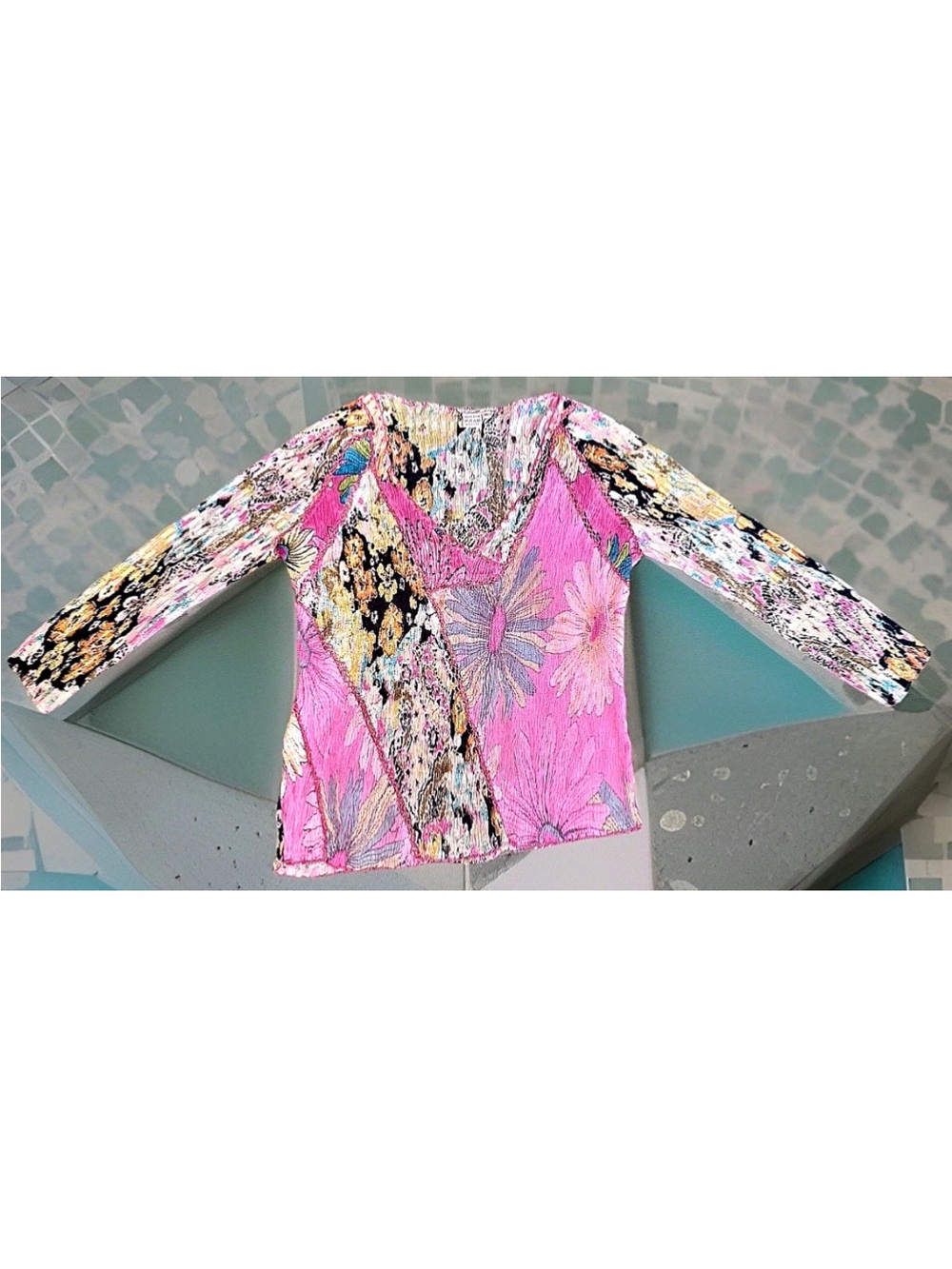 🌸ALBERTO MAKALI🌸 GEO CRINKLE SEQUIN CROCHET STRETCH PLUNGE NECK LONG SLEEVE TOP - Picture 5 of 16